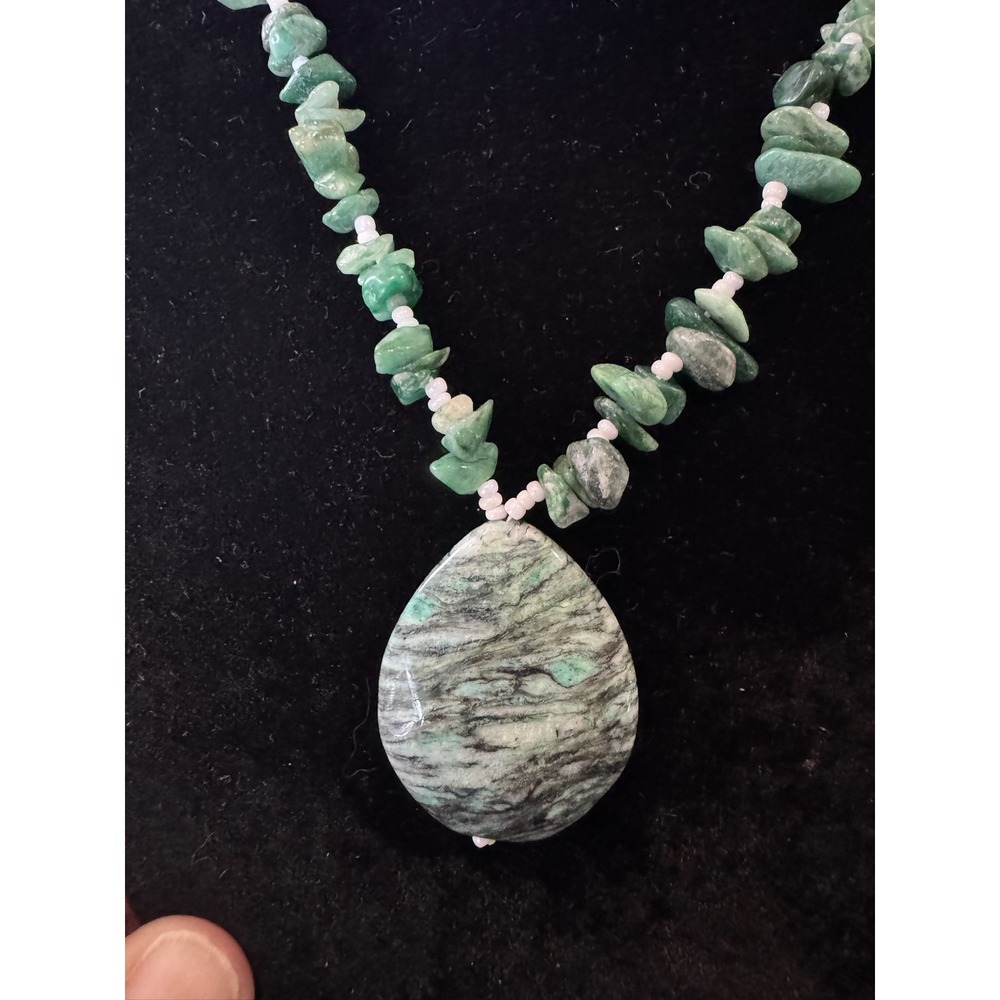 Teardrop Pendant Gemstone Chip Necklace Green Stone Beads